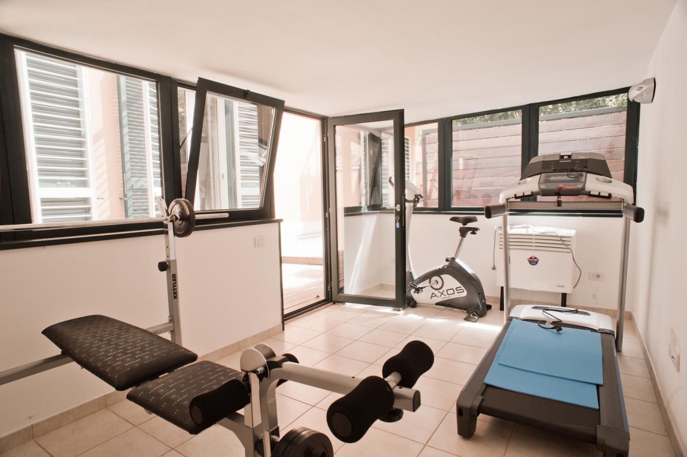 rentinrome apartment gym